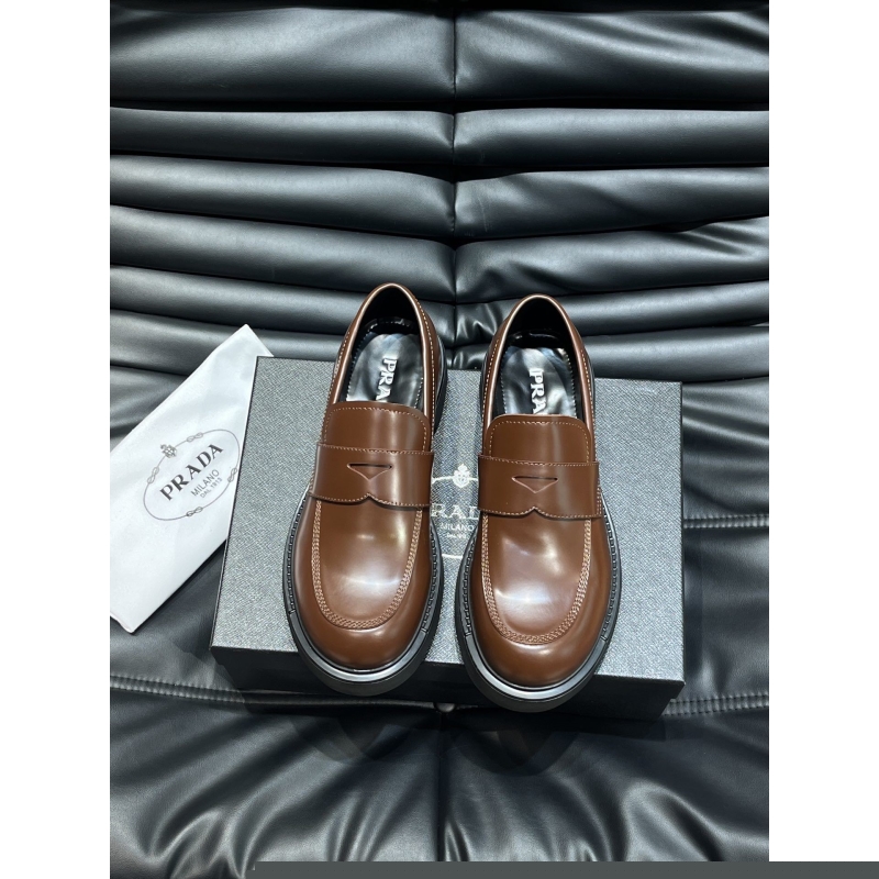 Pra*a leather shoes